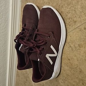 SZ 8 WMNS New Balance Sneakers
